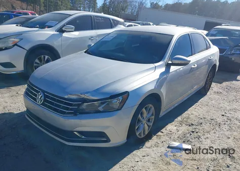 2016 Volkswagen Passat 1.8T S z USA, uszkodzony, nr VIN 1VWAS7A3XGC051124
